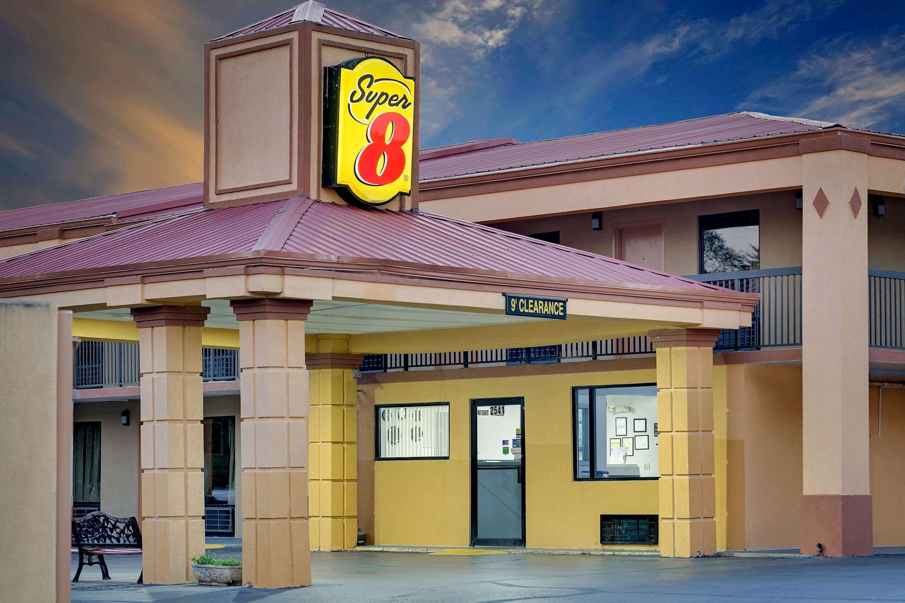 Super 8 By Wyndham Athens Motel Eksteriør bilde