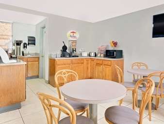 Super 8 By Wyndham Athens Motel Restaurant bilde
